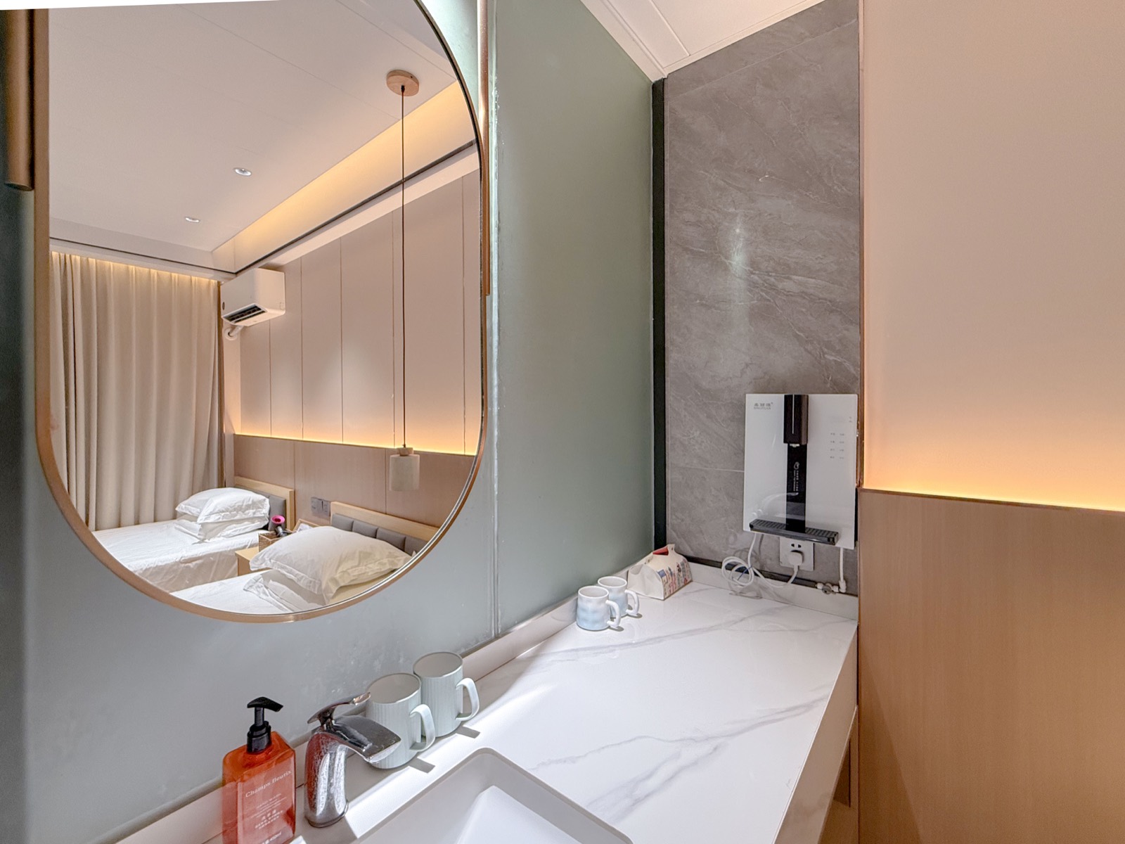 Boutique room at Niu's Tour Palau