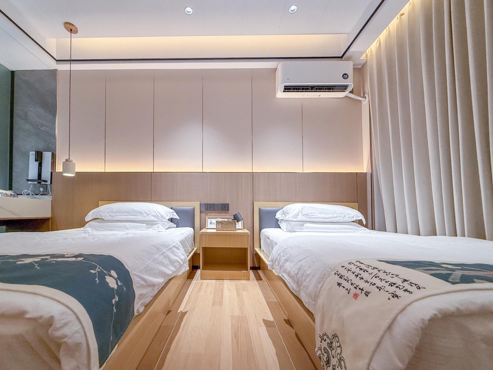Boutique room details at Niu's Tour Palau